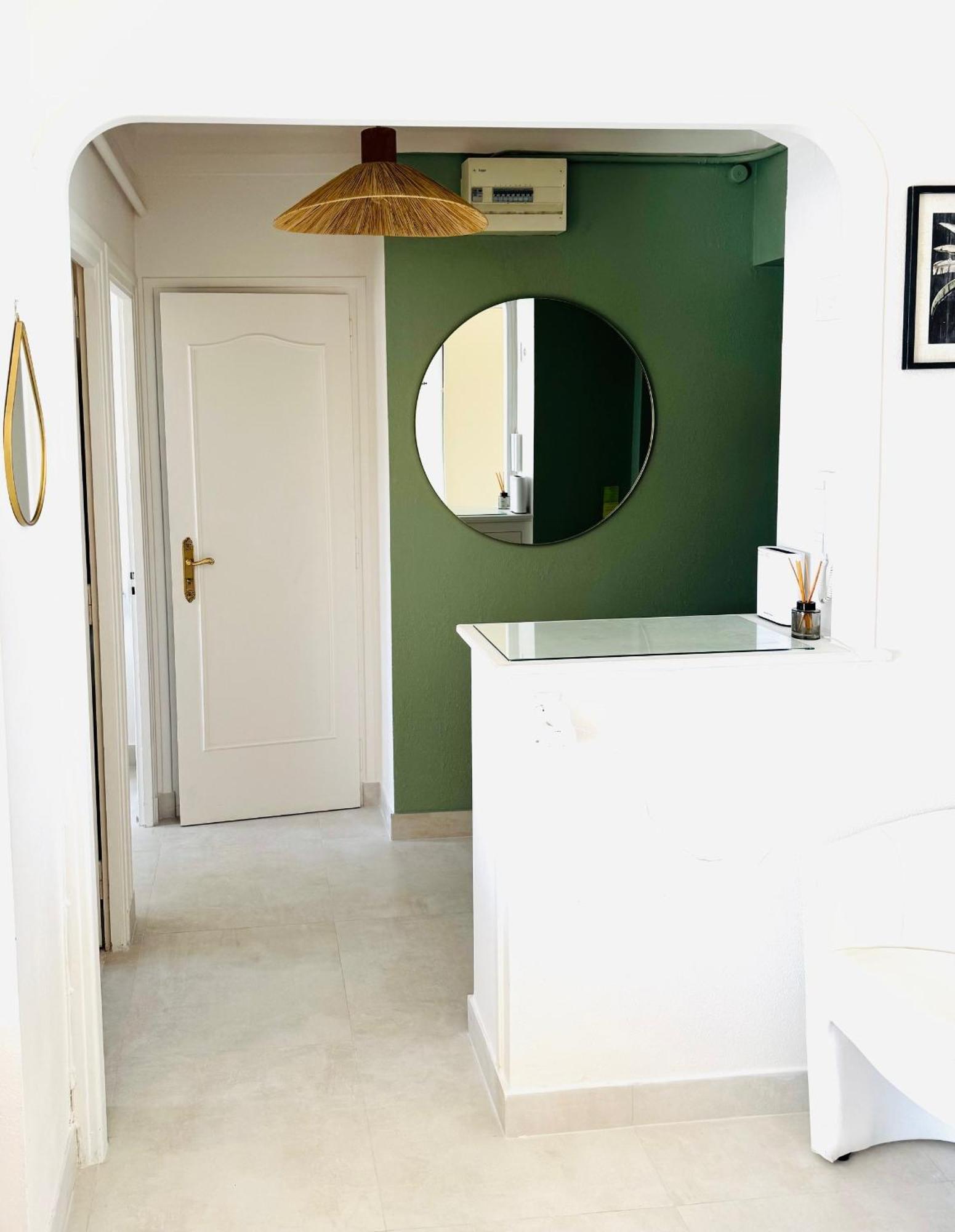 Cozy Studio, Sea View, Old Town, Near Beaches Antibes Esterno foto