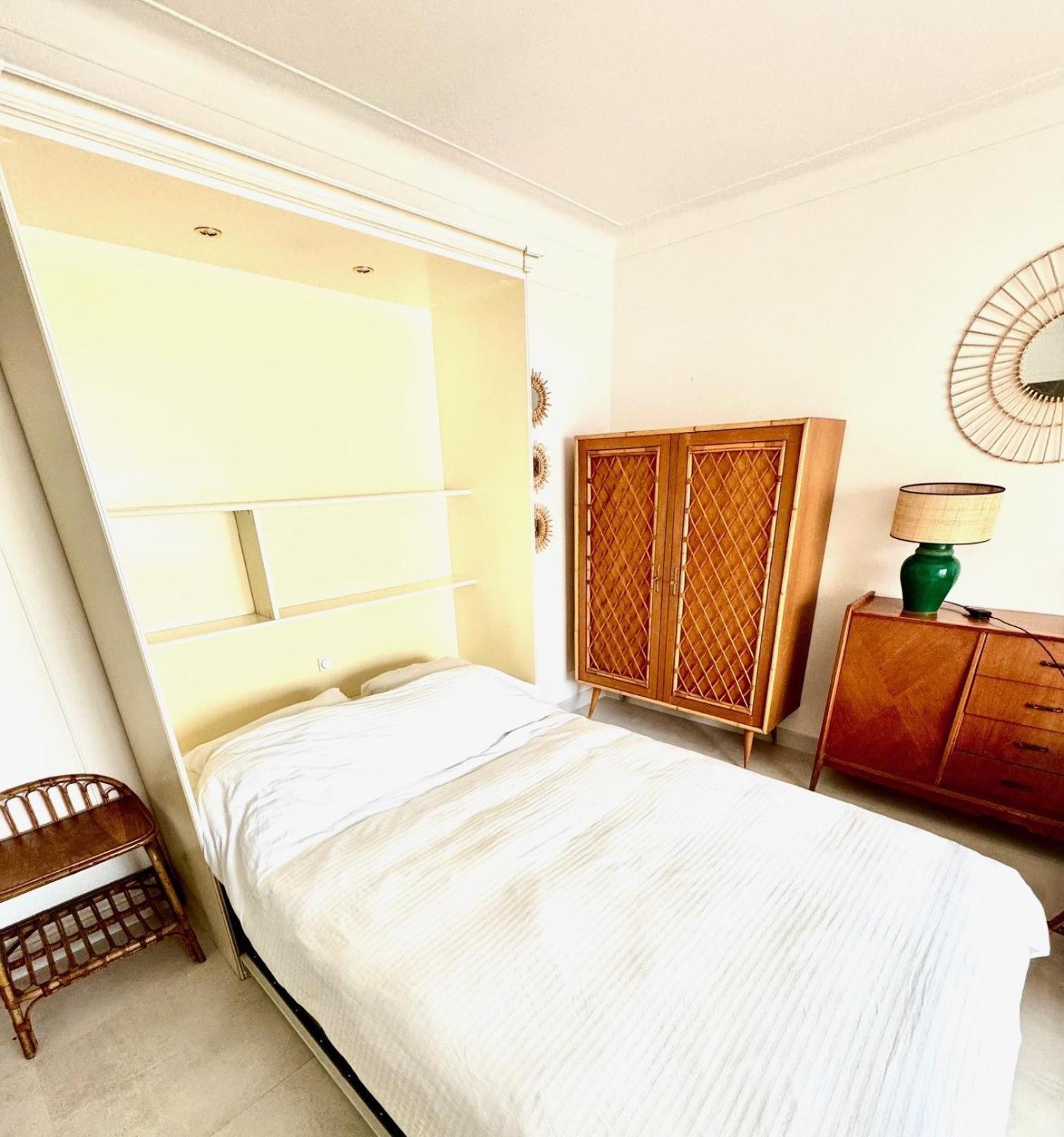 Cozy Studio, Sea View, Old Town, Near Beaches Antibes Esterno foto